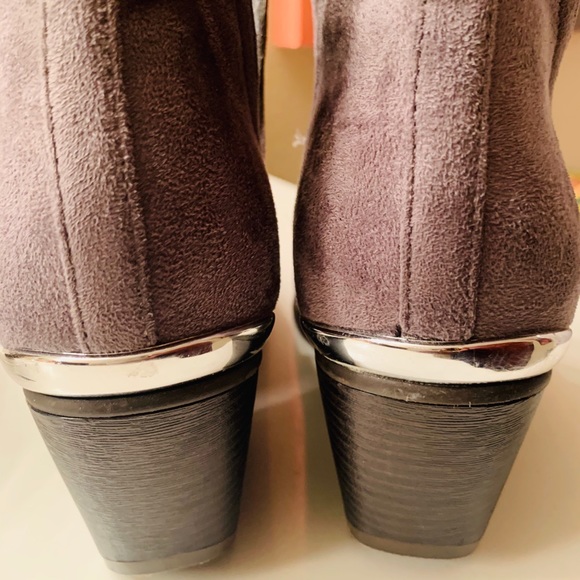 Grey Bootie - Picture 5 of 9